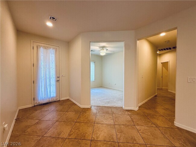 Building Photo - 2119 Gunnison Pl