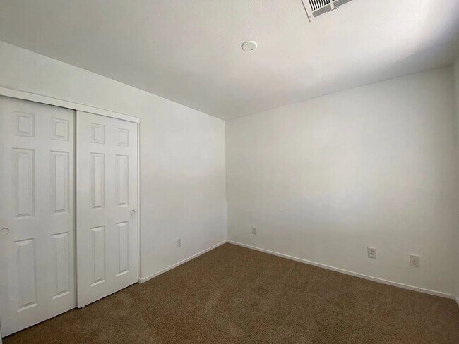 Building Photo - 6062 St Petersburg Dr