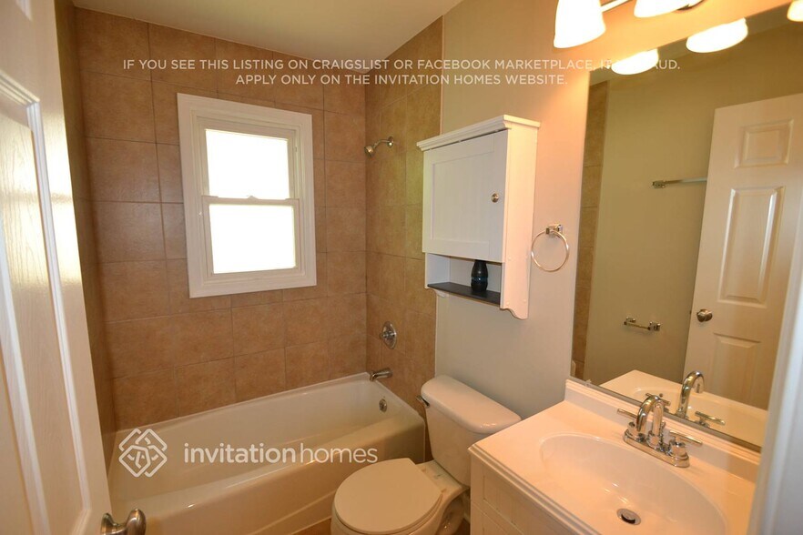 Building Photo - 680 Mohave St