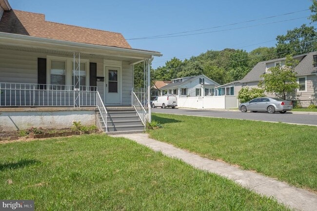 Primary Photo - 414 N Broadview Blvd