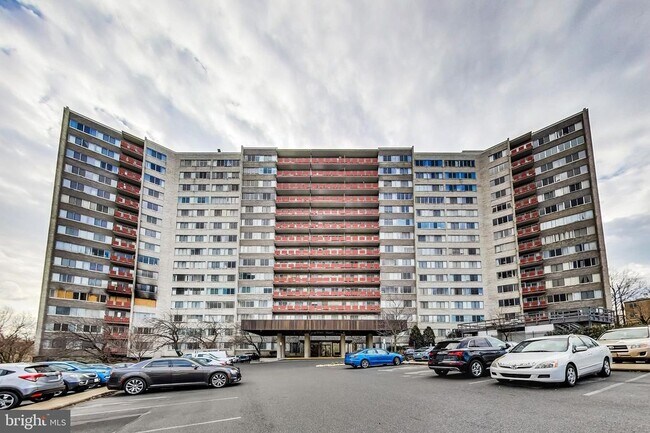 Building Photo - 5340 Holmes Run Pky