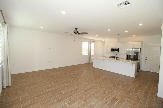 Building Photo - Brand New Lennar Home with Solar