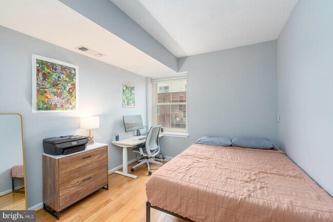 Building Photo - 960 Fell St