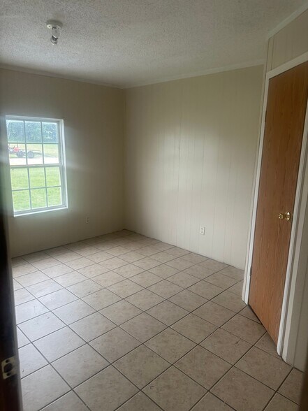 Building Photo - 375 Lorena Meadows Dr