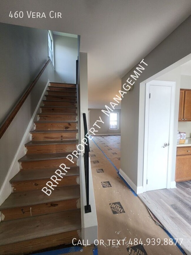 Building Photo - 460 Vera Cir