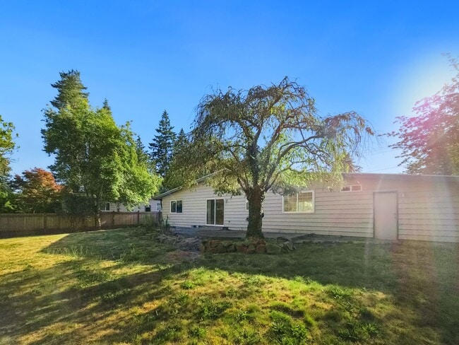 Building Photo - Charming Rambler Retreat Near Robinswood Park