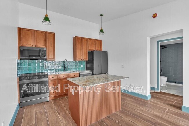 Building Photo - 4011 36th Ct