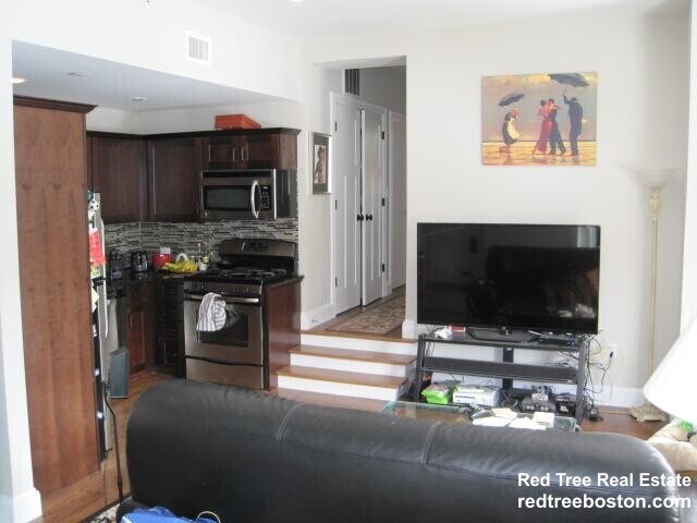 Building Photo - 491 Commonwealth Ave