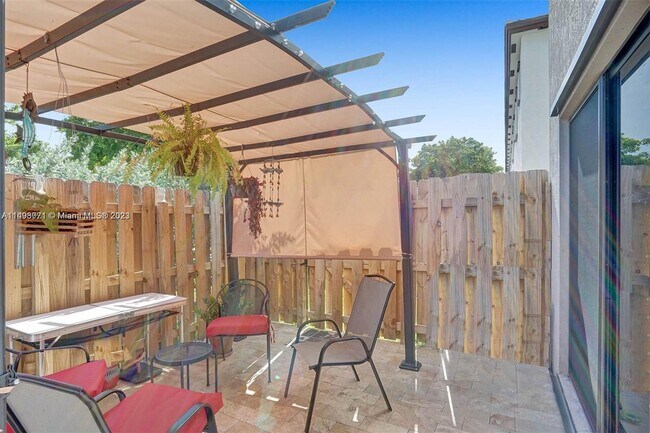 Building Photo - 360 NE 208th Terrace