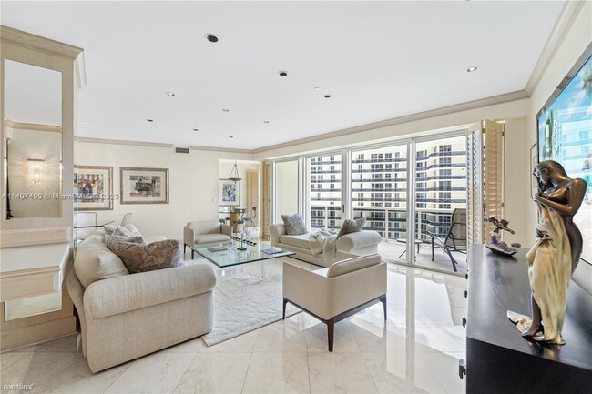 Building Photo - 2 br, 2.5 bath Condo - 9601 Collins Ave Ap...