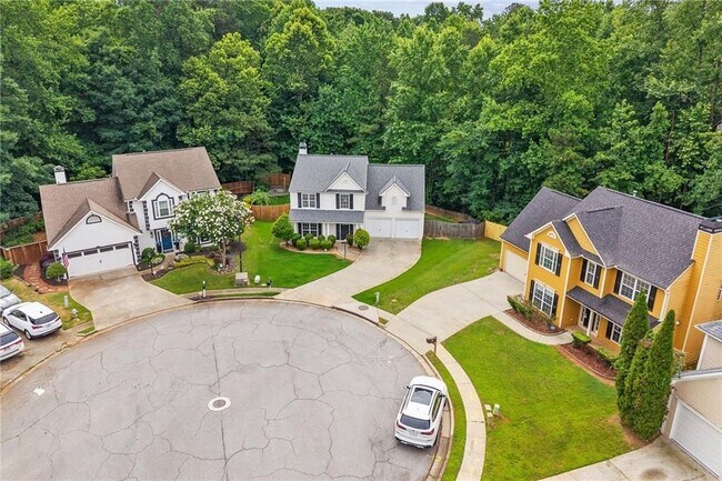 Building Photo - 370 Manor Glen Dr
