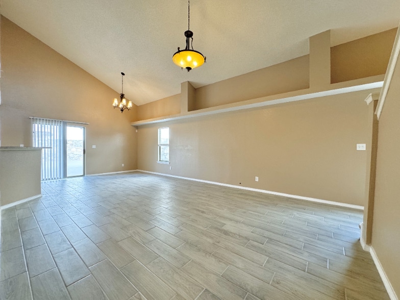 Building Photo - 14169 Tierra Delfin Dr