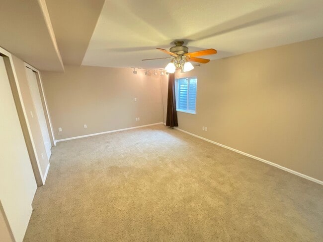 Building Photo - 4 Bedroom Home Available Near Constitution...