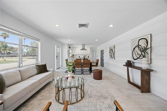 Building Photo - 3528 Casablanca Ave