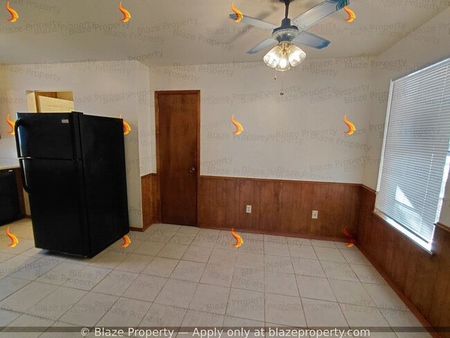 Building Photo - 3 Bed 2 Bath Home with a Garage For Rent