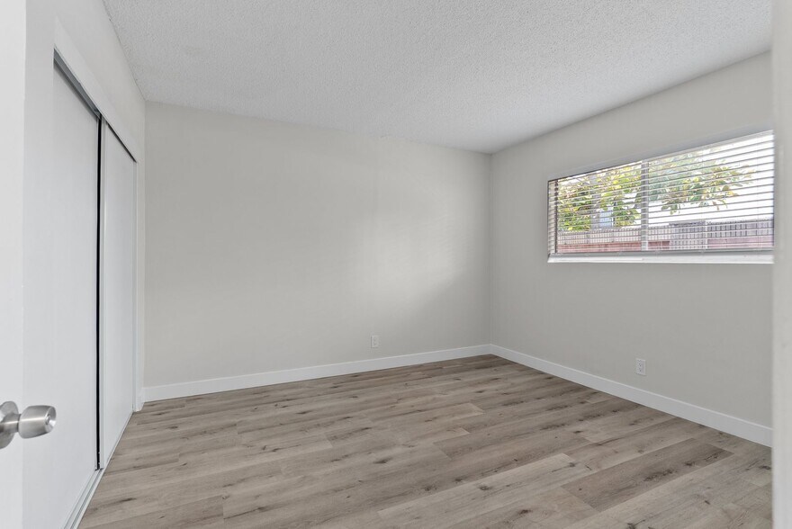 Building Photo - 147 S Magnolia Ave