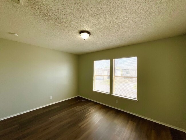 Building Photo - 3BD/2.5BA Dover Ridge Home Near 1604 – No Carpet, Fenced Yard & Covered Patio!