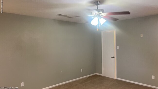 Building Photo - 3700 Dauphine Ct