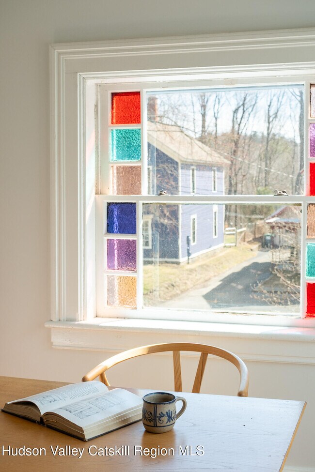 Building Photo - 5 Fairview Ave