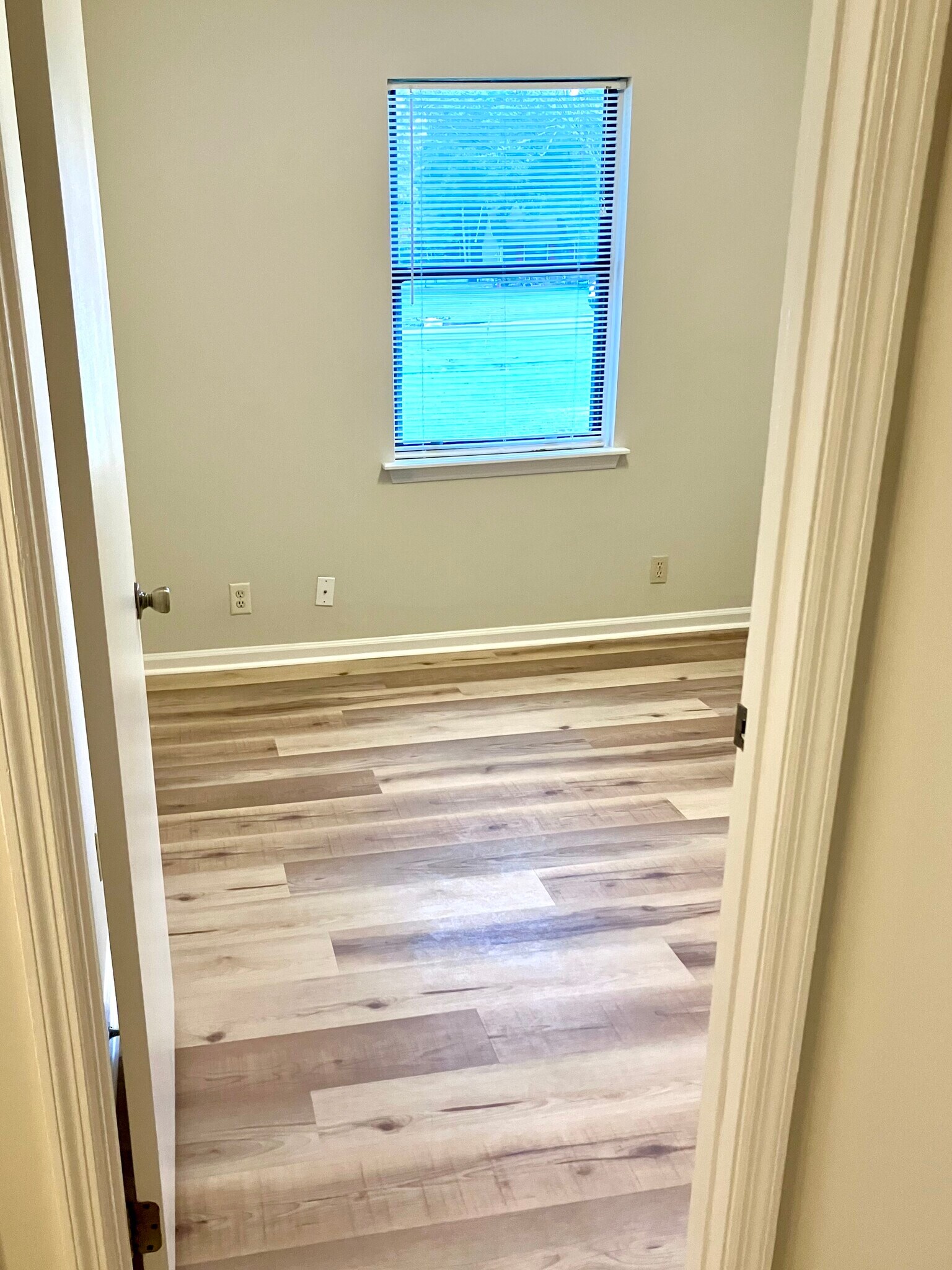 Building Photo - 204 Tuscarora Ct