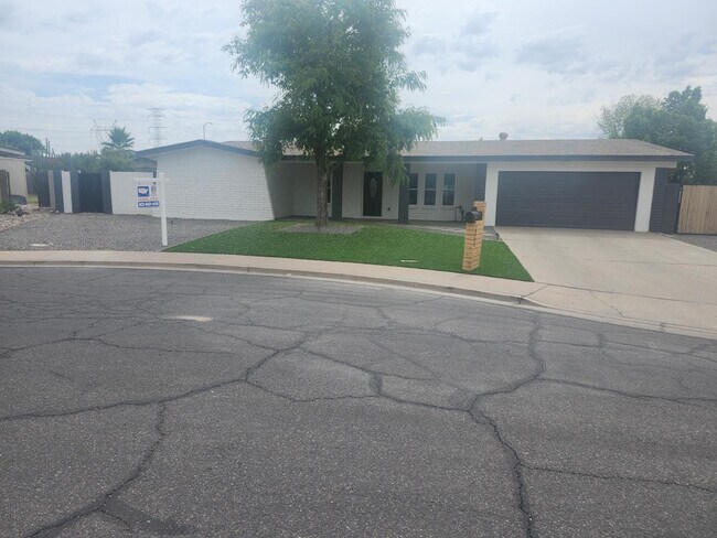 Building Photo - 2267 E Caballero Cir