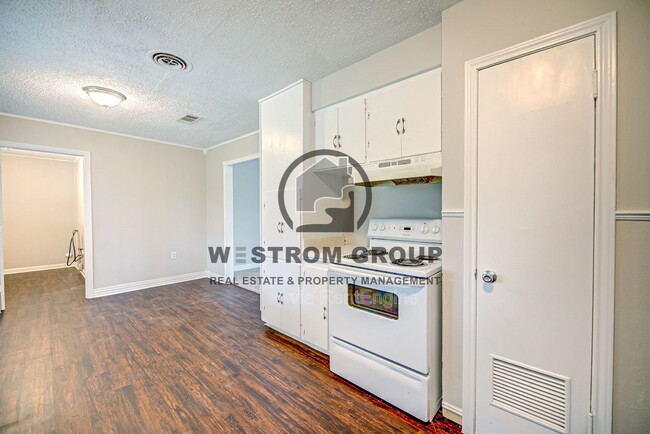 Building Photo - 3635 Rogene St