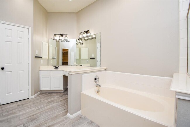 Building Photo - 23122 Beech Canyon Dr