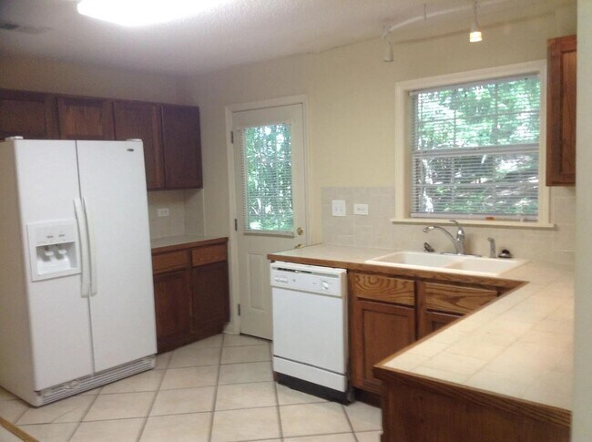 Building Photo - 1501 Chickasaw Rd