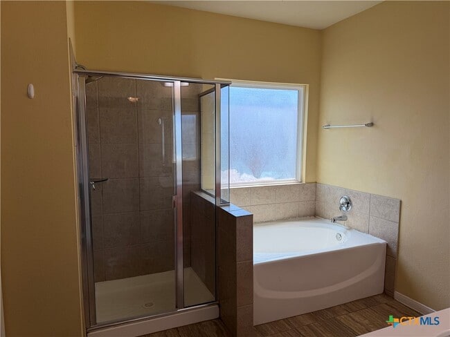 Building Photo - 409 Cross Dr.