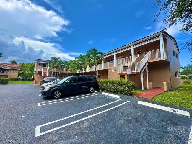 Building Photo - 3556 NW 114th Terrace