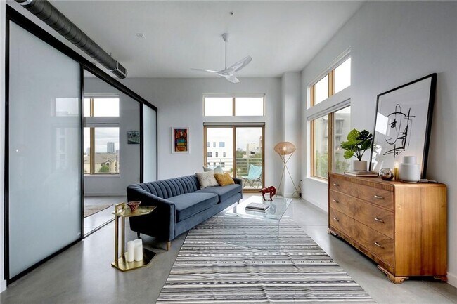 Building Photo - Apartment for Rent