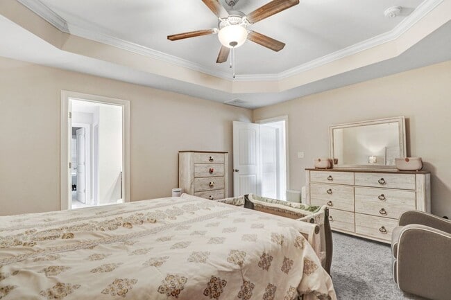 Building Photo - STUNNING & SPACIOUS 4 BR | 2.5 BA 2-Story *Pikeville School District*