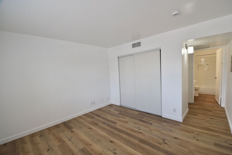Building Photo - 6401 Riverton Ave