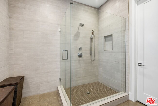 Building Photo - 12775 Bluff Creek Dr