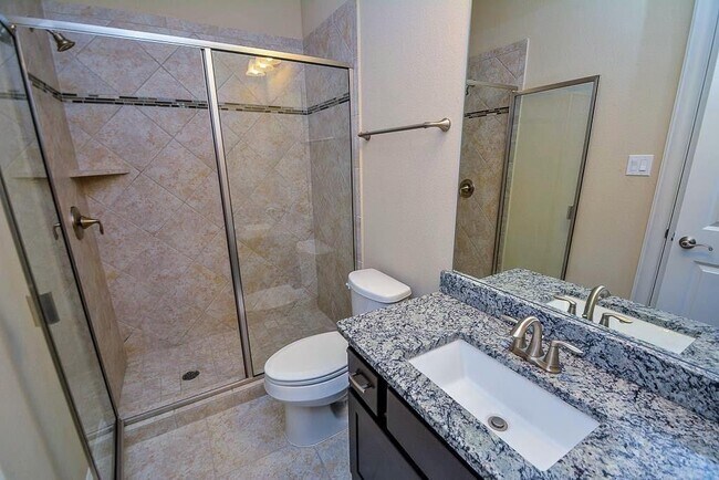 Building Photo - 15907 Court St