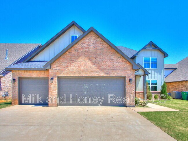 Building Photo - 3212 Hayven Cir