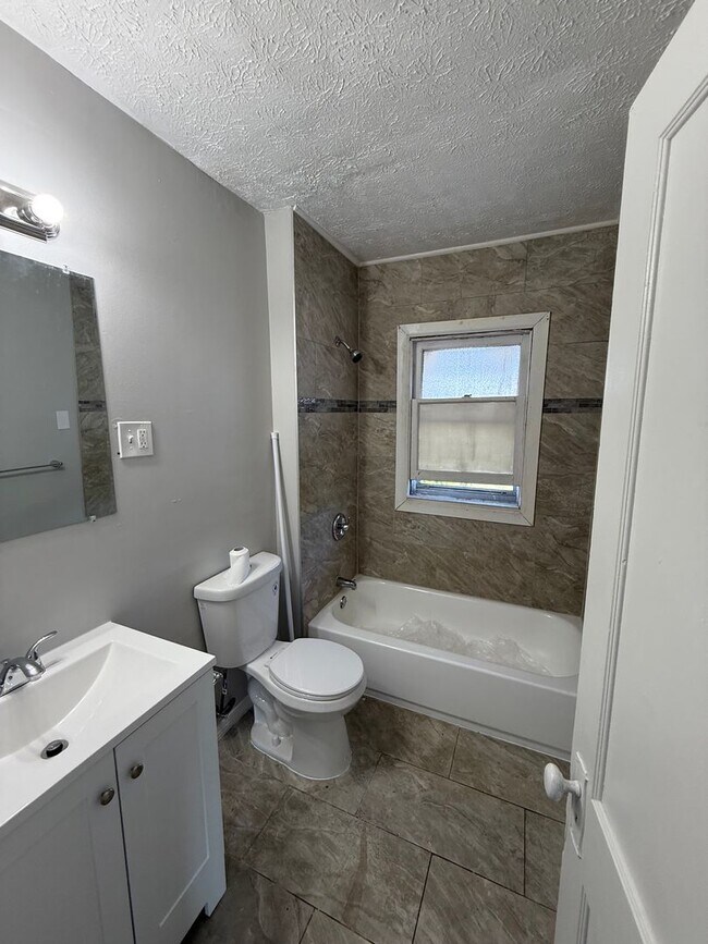 Building Photo - SECTION 8 & EDEN Accepted! - Fully Renovat...