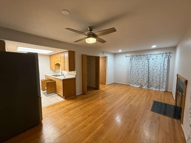 Building Photo - 1410 Whispering Springs Cir