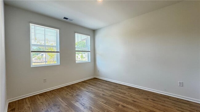 Building Photo - 709 Alburgh Aly