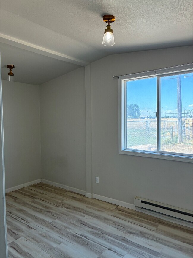 Building Photo - 167 ID-77