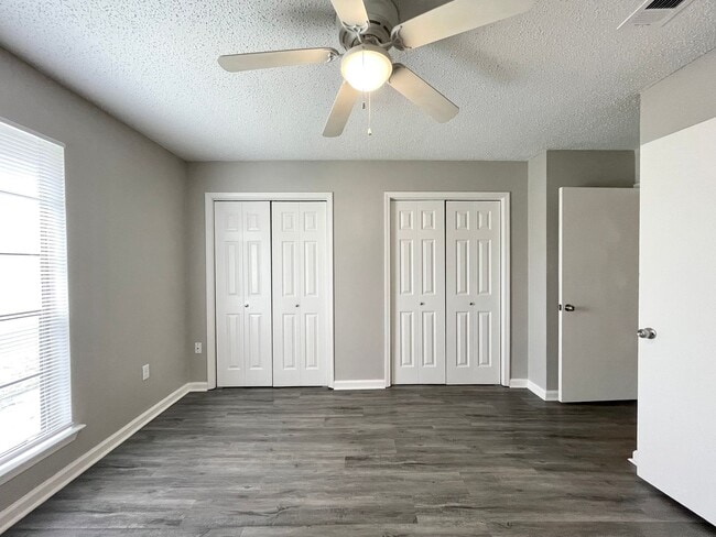 Building Photo - TOWNHOME 2BR   MOVE IN READY!    $995