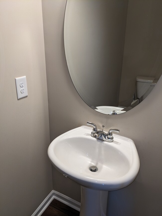 Building Photo - 2 Bedroom, 2.5 Bath Townhome in Creedmoor, NC