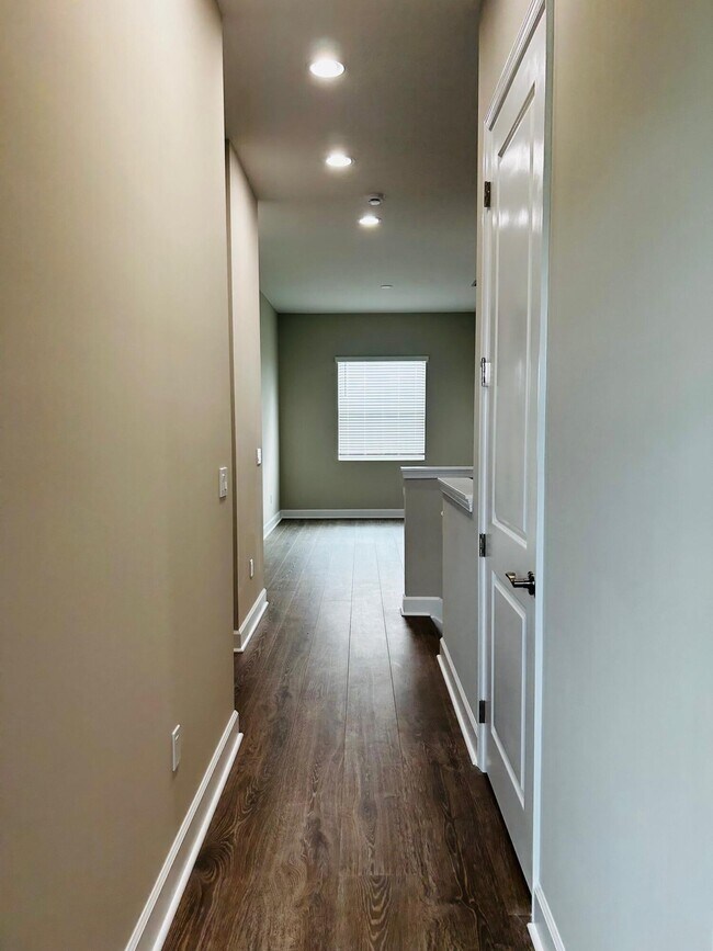 Building Photo - 5468 Pecan Dr