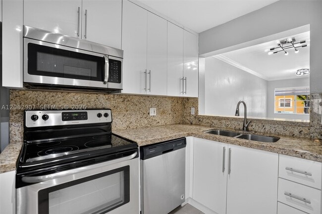 Building Photo - 7085 NW 173rd Dr