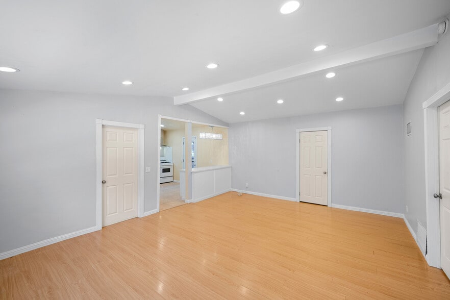 Building Photo - 10617 Wilsey Ave