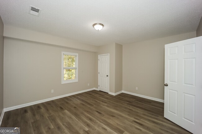 Building Photo - 130 Butterfield Ln