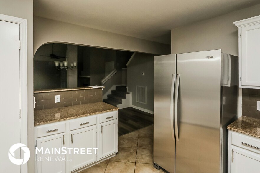 Building Photo - 10368 Wood Heights Dr