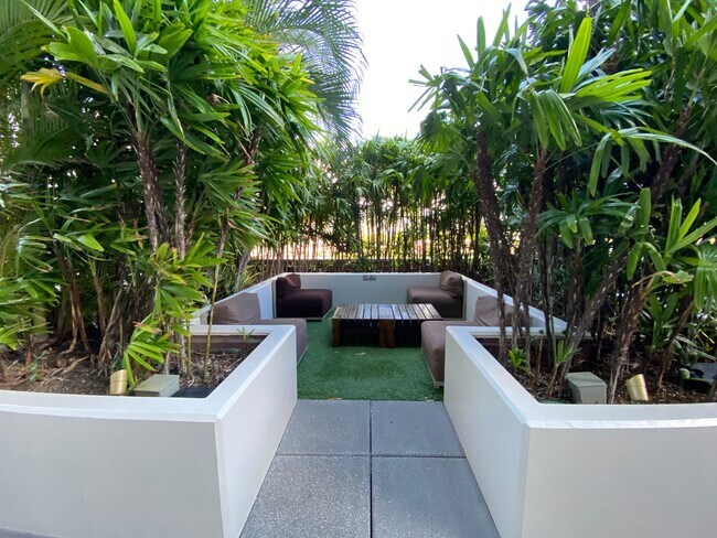 Building Photo - For Rent - [Pacifica] 1009 Kapiolani Blvd ...