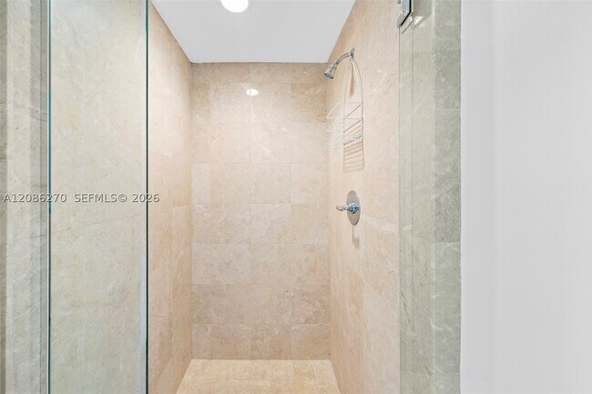 Building Photo - 1331 Brickell Bay Dr