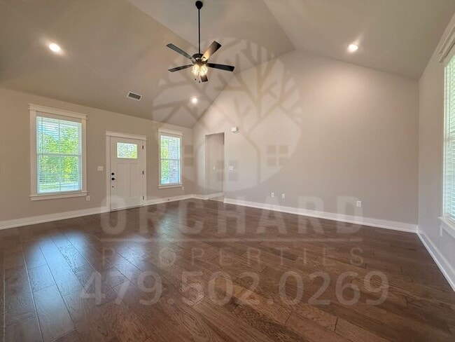 Building Photo - Bella Vista Single-Family Home- 3 Bed/ 2 Bath- Well-Designed Fernley Plan